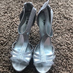 COPY - Silver shoes for cocktail dress